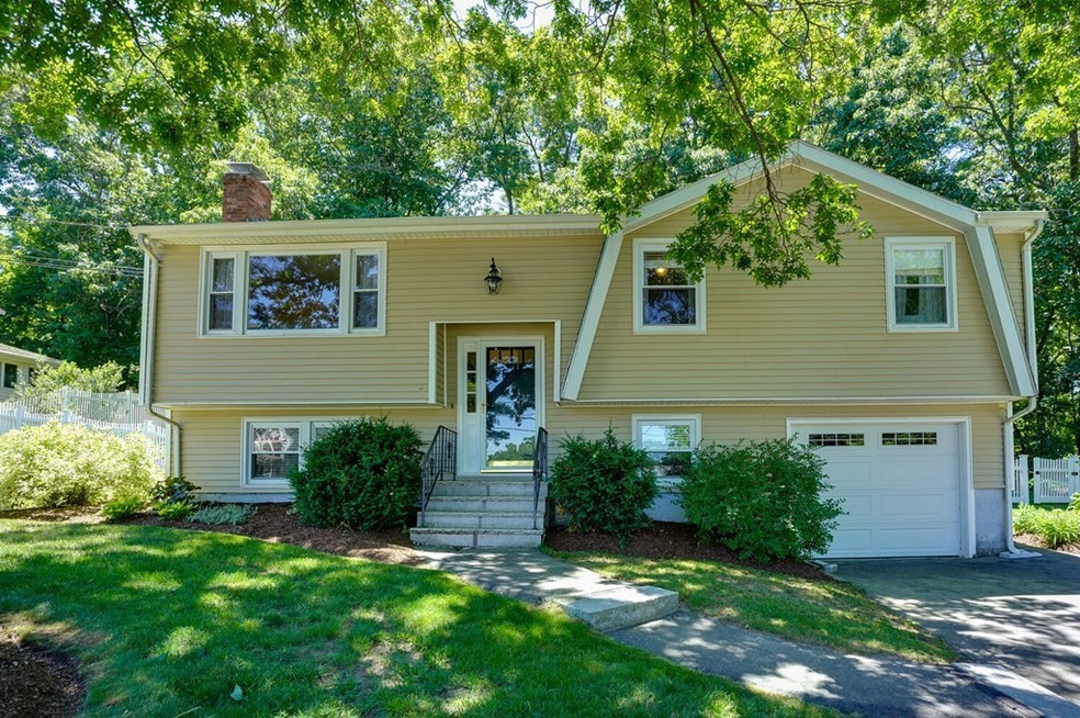 11 Chestnut Rd, Burlington, MA 01803 - photo 1