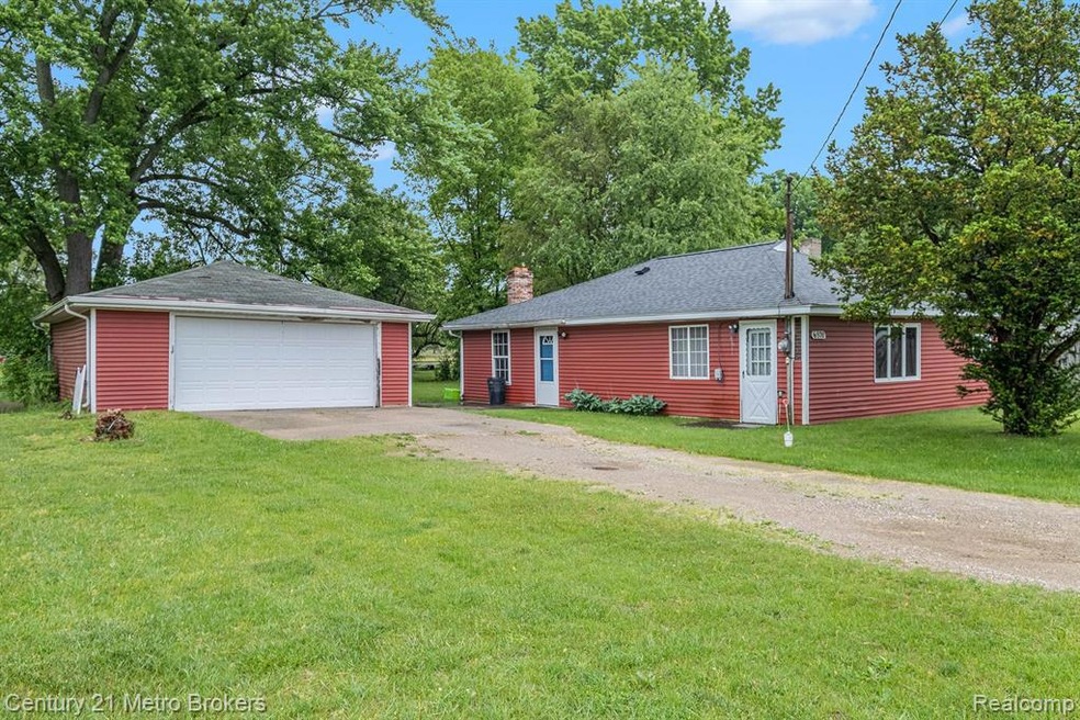 6970 Oxbow Ln, Flint, MI 48506 - photo 1