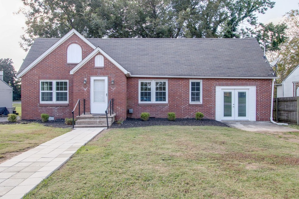 101 Carlisle Ave, Shelbyville, TN 37160 - photo 1