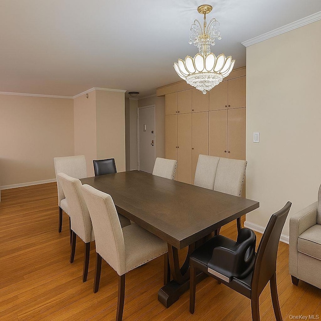 141-05 Pershing Crescent unit 416, Jamaica, NY 11435 - photo 1