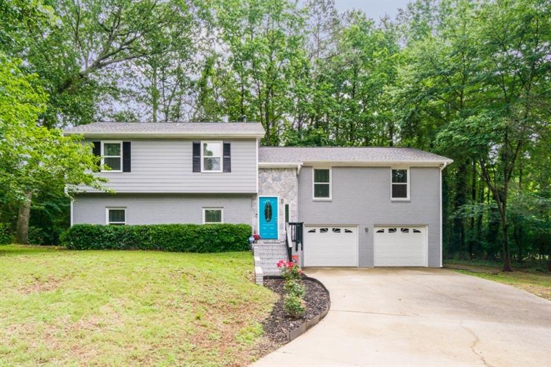418 Sugar Springs Way - Welcome Home!