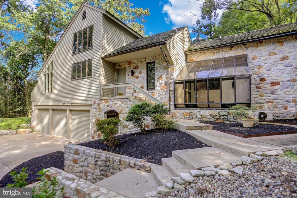 272 Deer Hill Rd, Reading, PA 19607 - photo 1