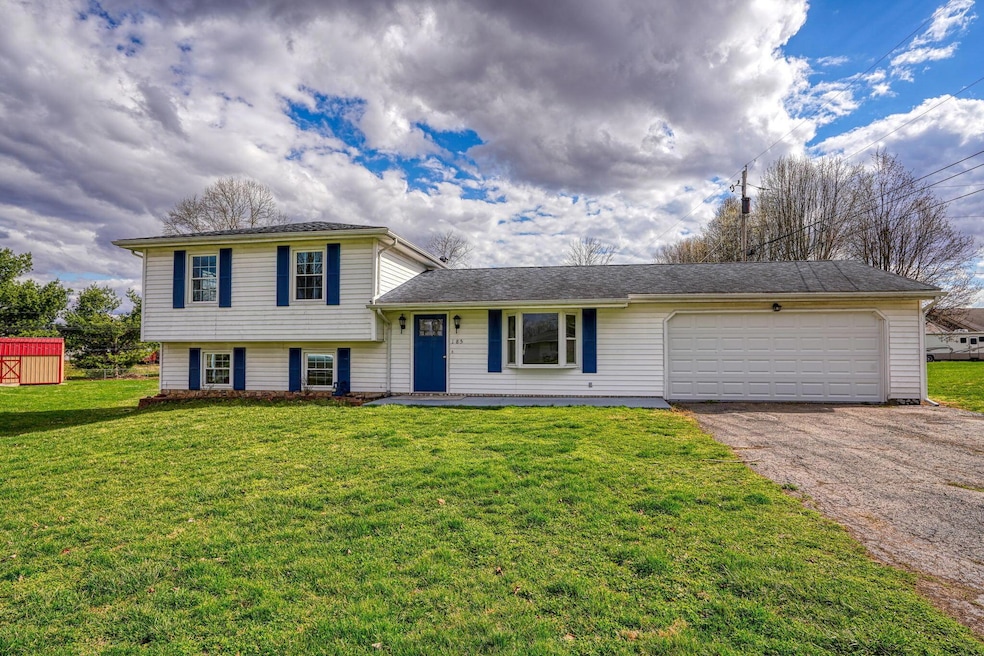 185 Meadow Dr, Circleville, OH 43113 - photo 1