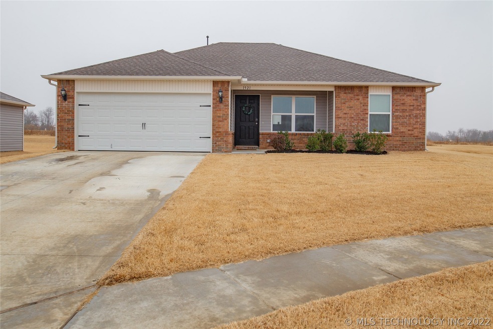 1521 S 29th Ct, Broken Arrow, OK 74014 - photo 1