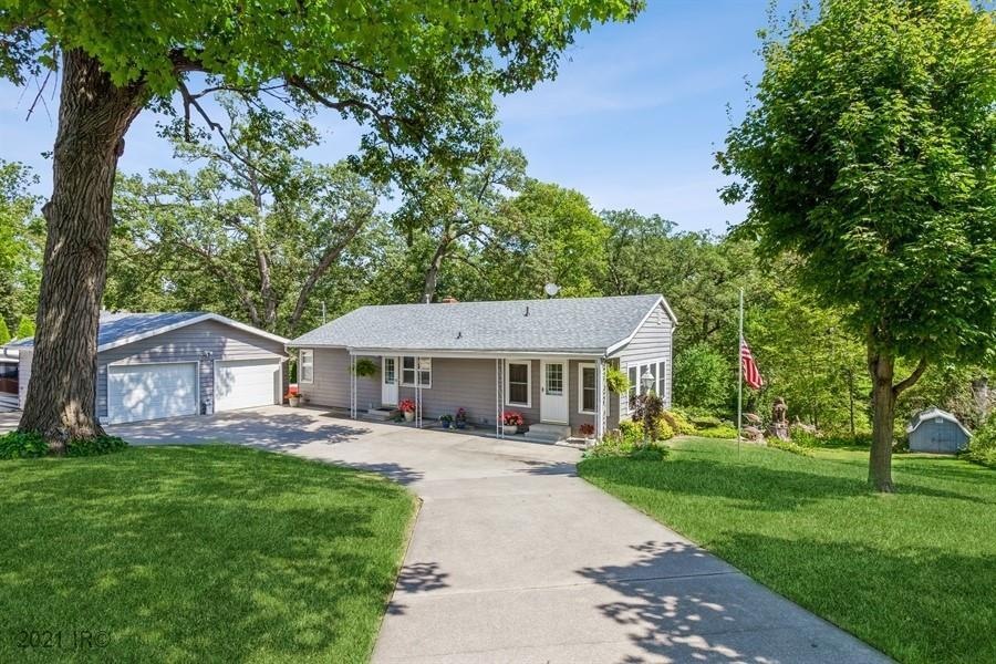 108 Walnut Dr, Newton, IA 50208 - photo 1