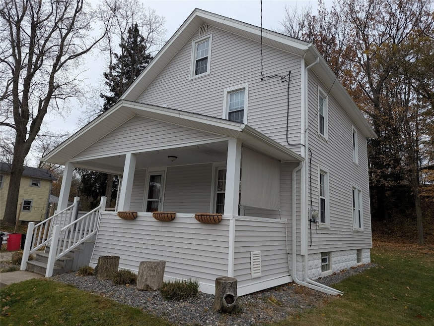 27 Wellington St, North East, PA 16428 - photo 1