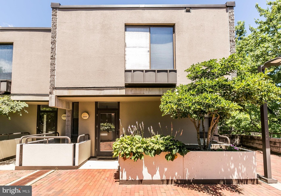 2300 Bayleaf Ct, Baltimore, MD 21209 - photo 1