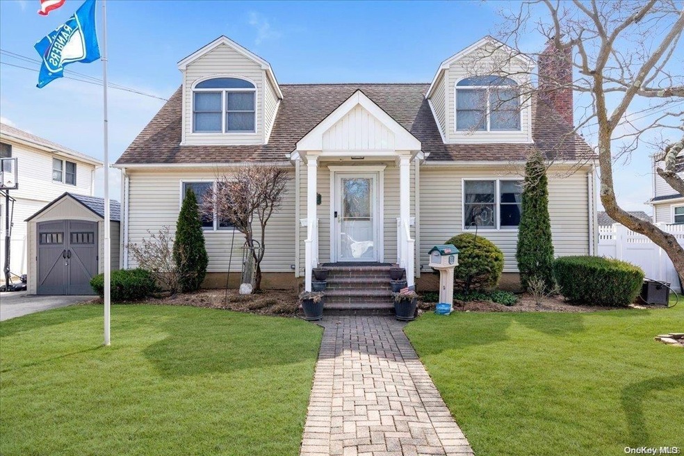 280 Oakview Ave, Oceanside, NY 11572 - photo 1