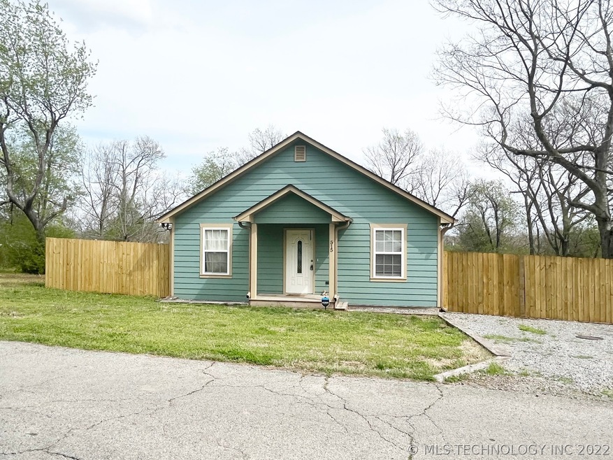 515 S Lee Ave, Tahlequah, OK 74464 - photo 1