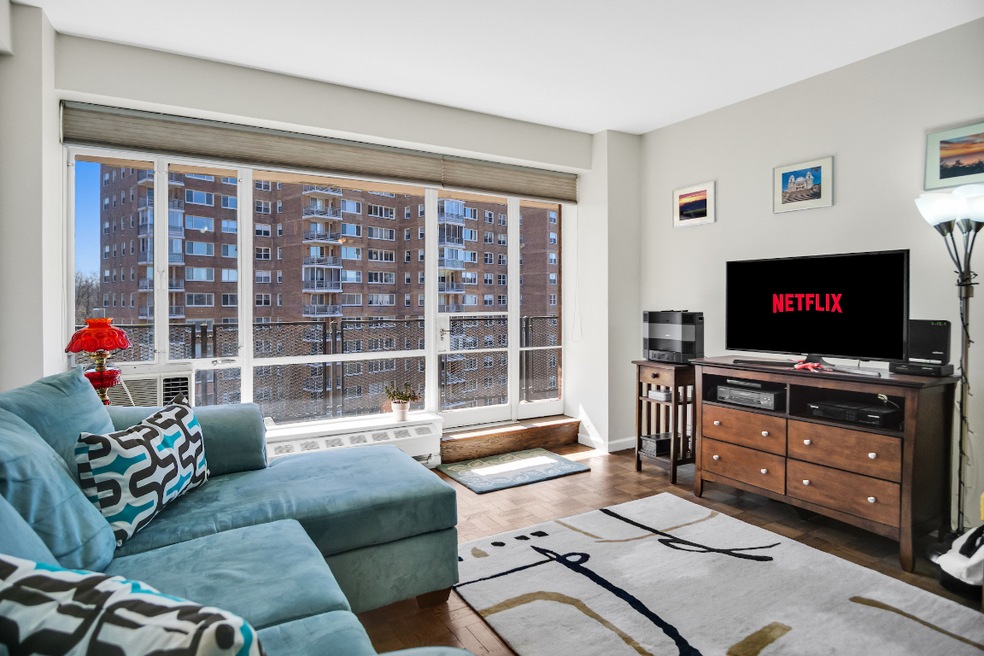 Highpoint on the Hudson unit 12F, Bronx, NY 10463 - photo 1