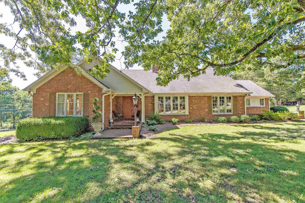 70 Yeiser Dr, Savannah, TN 38372 - photo 1