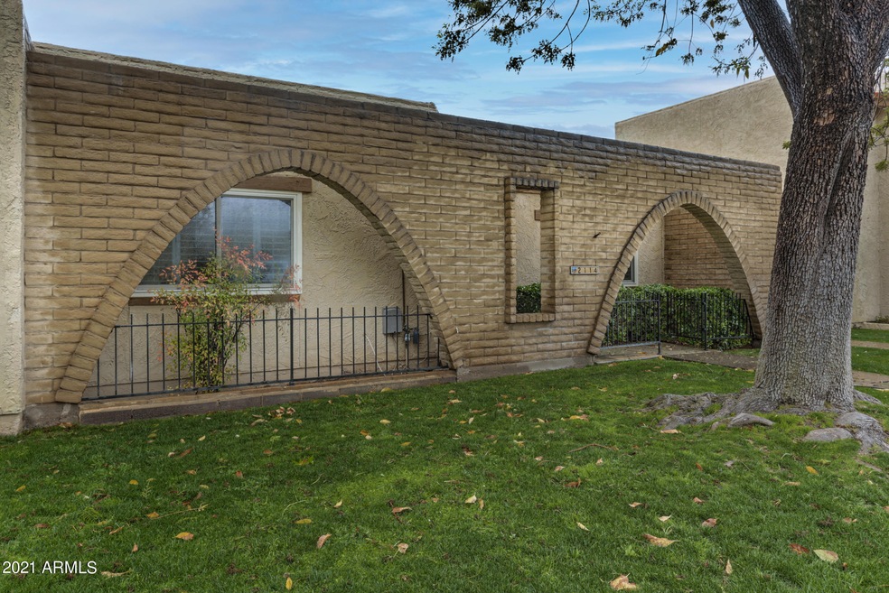 2114 E Dunbar Dr-2