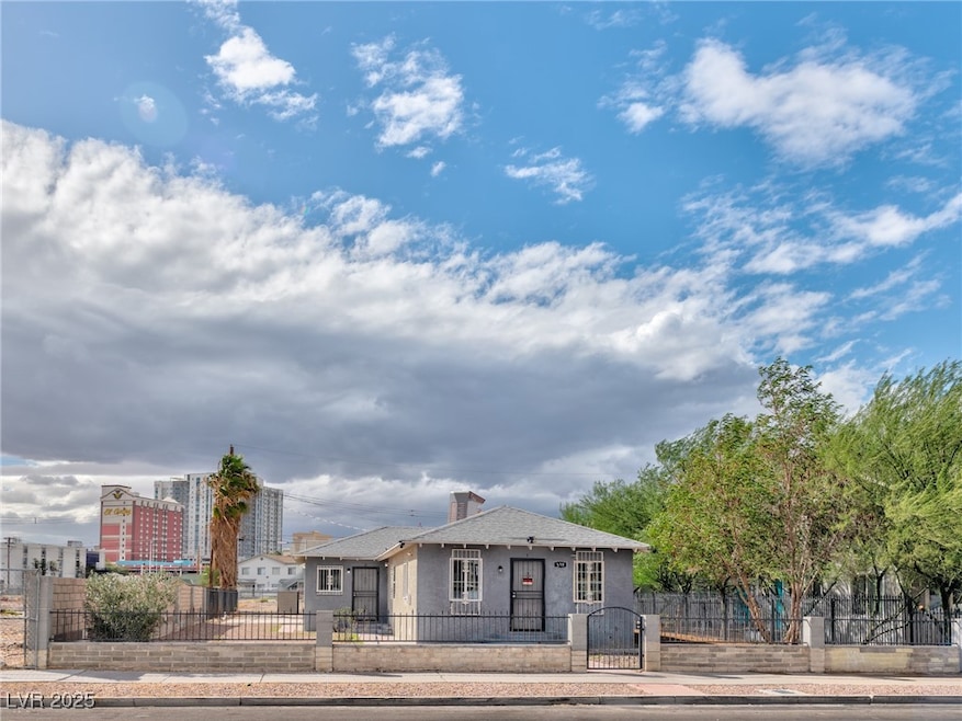 339 N 10th St unit 2, Las Vegas, NV 89101 - photo 1