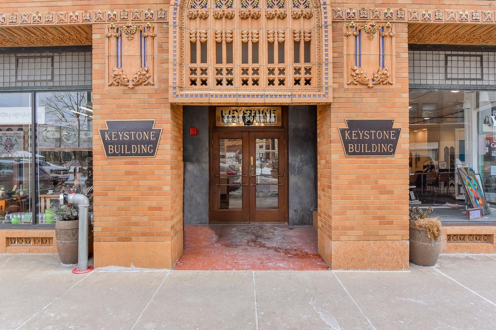 30 S Stolp Ave unit 301, Aurora, IL 60506 - photo 1