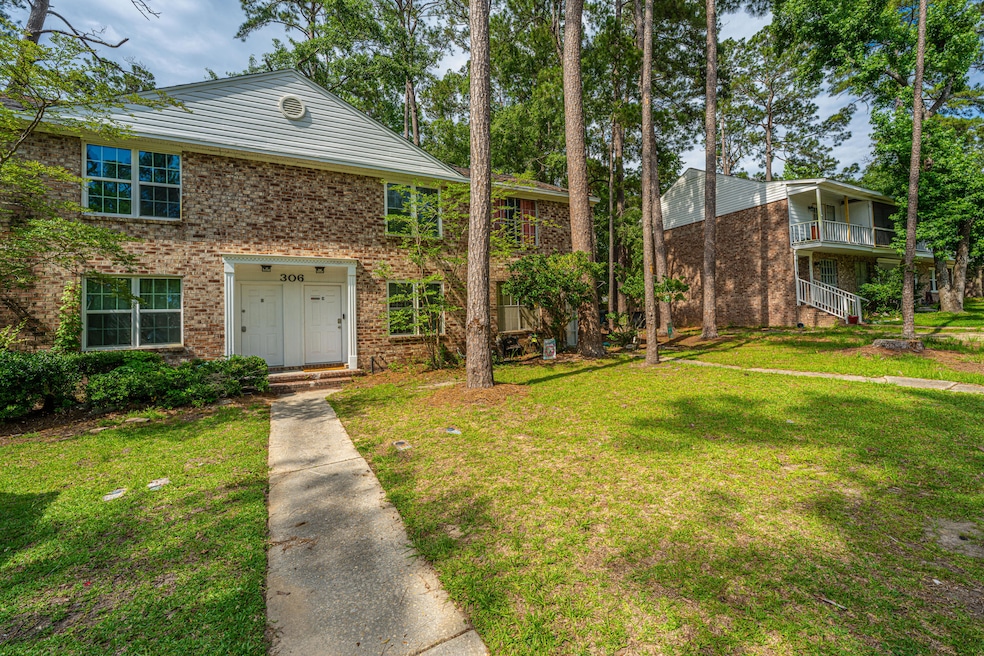 306CrestviewDrUnitC001