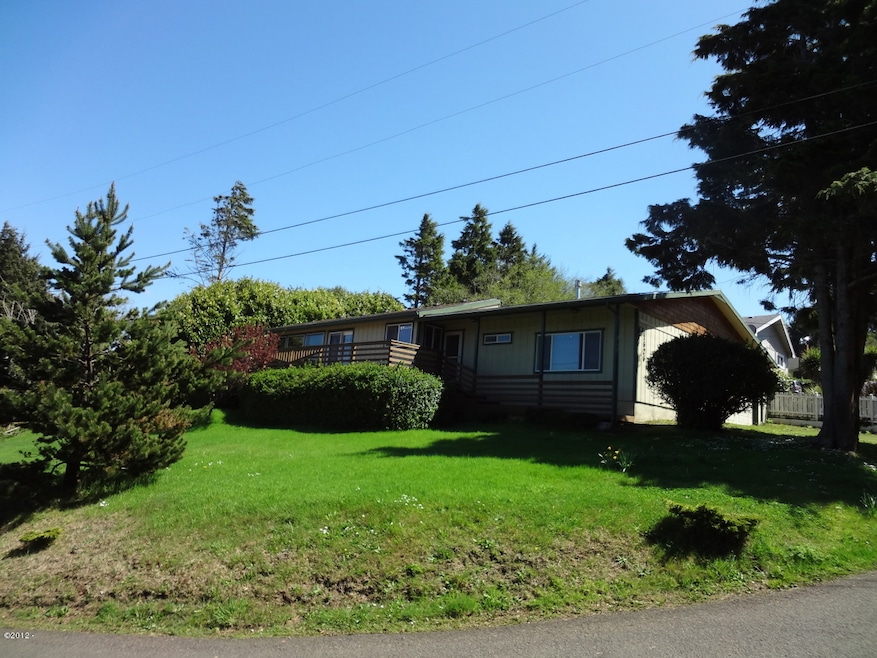 1626 SE Oar Dr, Lincoln City, OR 97367 - photo 1