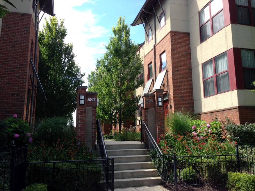 587 Rich St Exterior 1