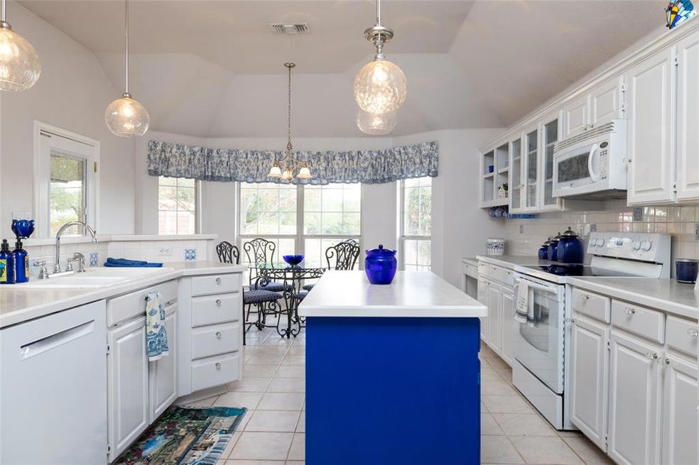 751 Jane Ln, Weatherford, TX 76085 - photo 1