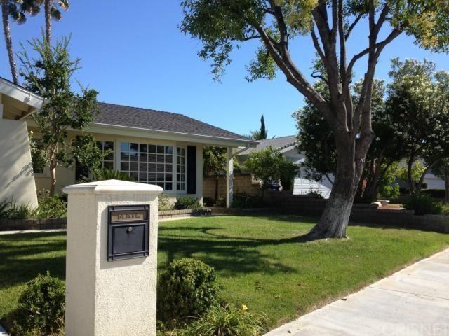 Desirable single story Valencia Pool Home