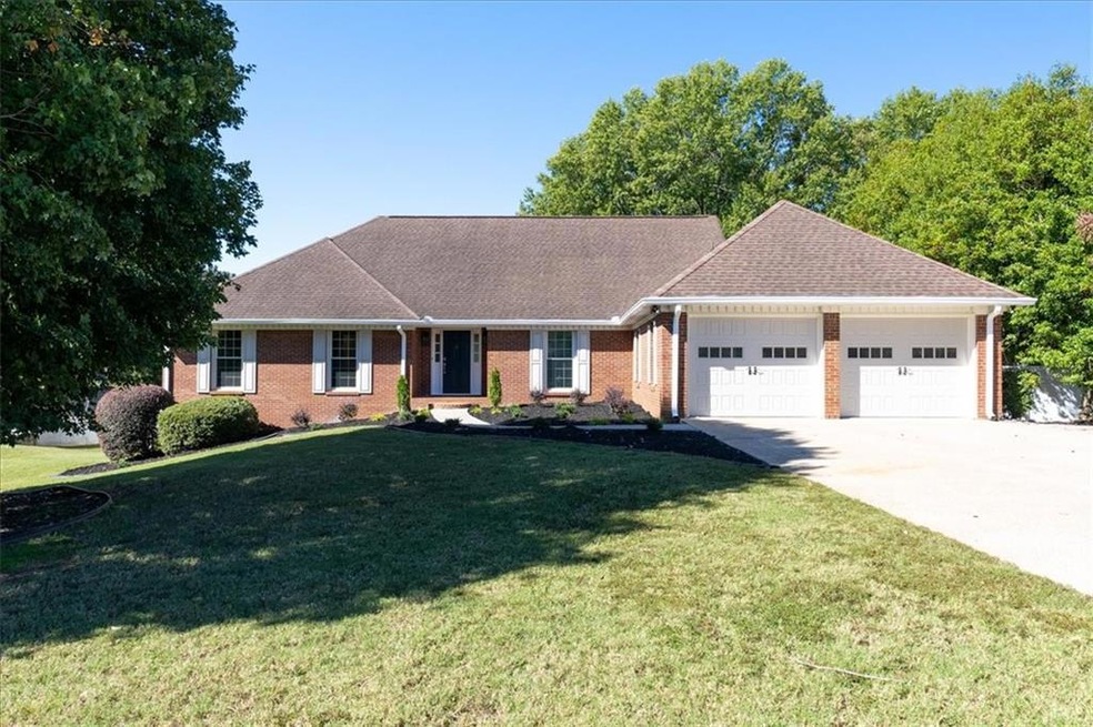 Welcome to 140 Glenclairn!