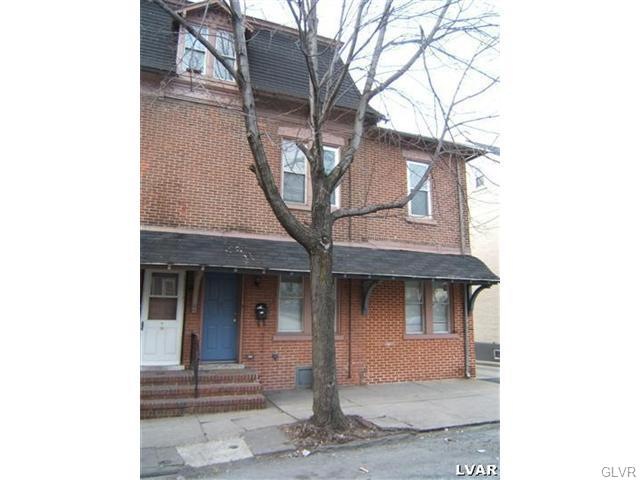 837 W Chew St, Allentown, PA 18102 - photo 1