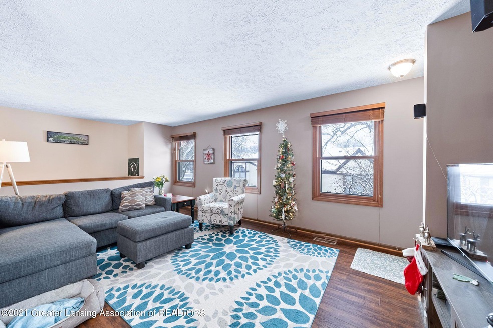 2-web-or-mls-Home-Exposure-2811-Trudy-9