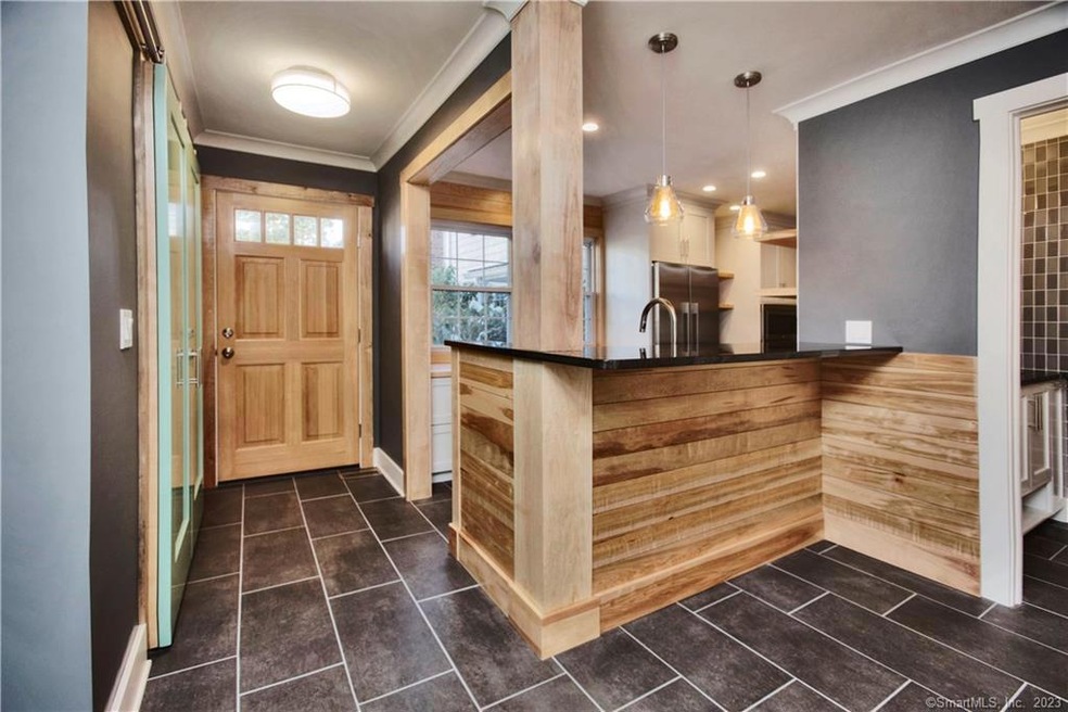 245 Unquowa Rd unit 49, Fairfield, CT 06824 - photo 1