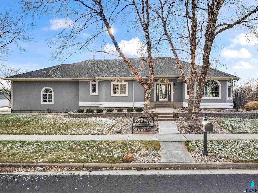 417 Meadowlark Cir, Brandon, SD 57005 - photo 1