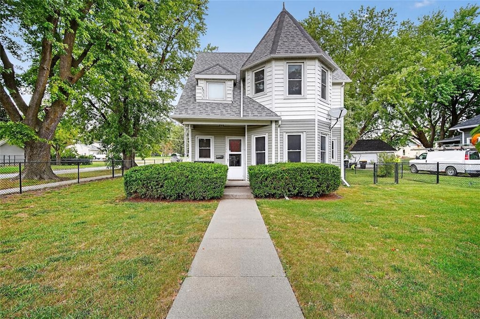 1134 Rapids St, Adel, IA 50003 - photo 1