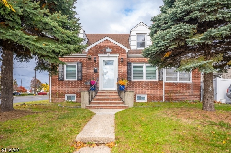 424 W 12th St, Linden, NJ 07036 - photo 1