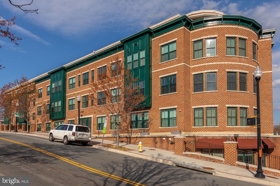 Dominion Heights unit 404, Arlington, VA 22207 - photo 1