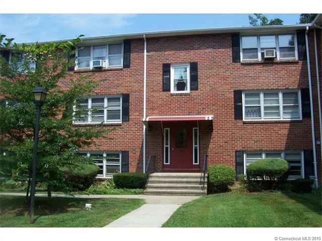 77 Briarwood Ln unit E, Branford, CT 06405 - photo 1