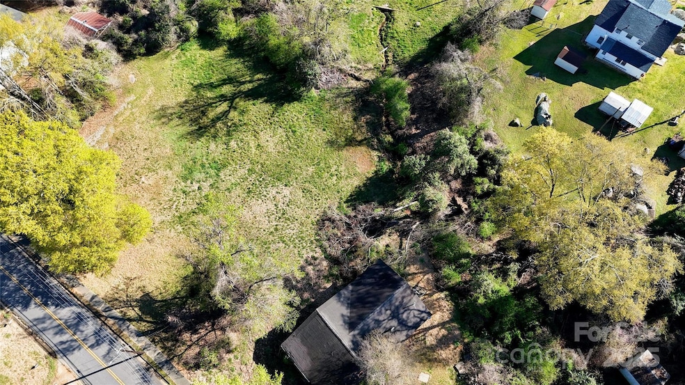 33 Pinecrest Ave, Great Falls, SC 29055 - photo 1