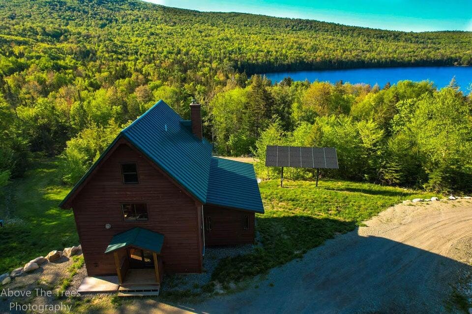 Sold $400,000 • Co-Listing Agent