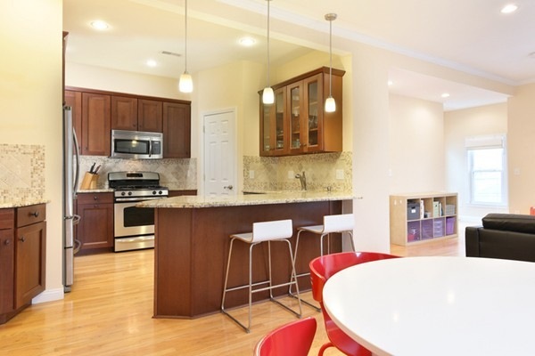 70 Cedar St unit 2, Somerville, MA 02143 - photo 1