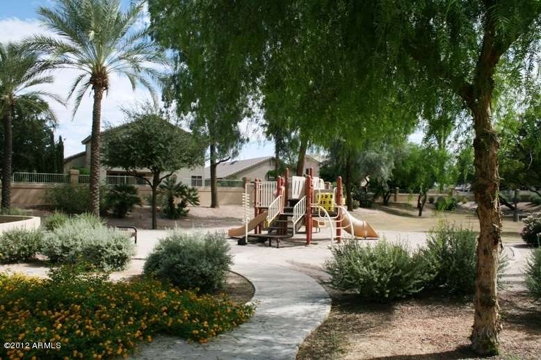 840 N Cambridge Place, Chandler, AZ 85225 - photo 1