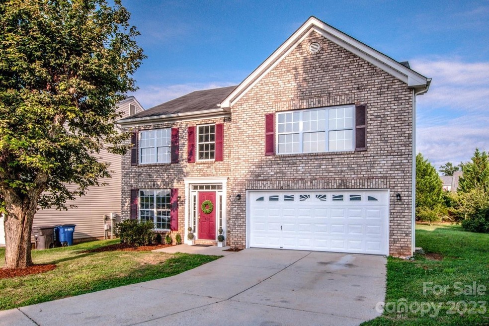 605 Castlefin Ct, Statesville, NC 28625 - photo 1