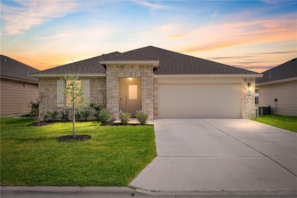 For Sale $305,000 • Co-Listing Agent