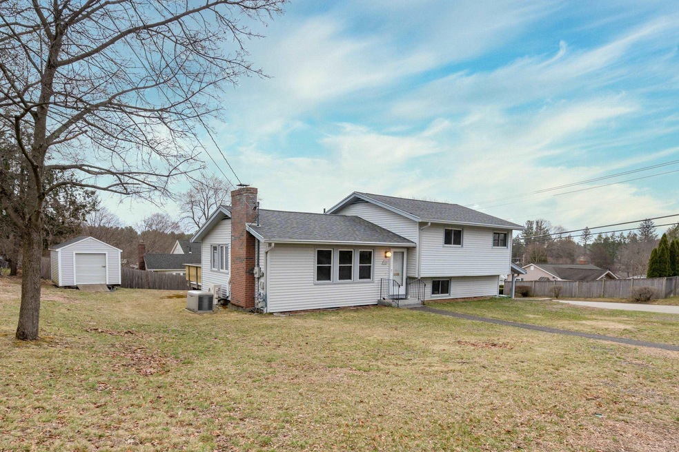 131 Princeton Rd, Nashua, NH 03064 - photo 1