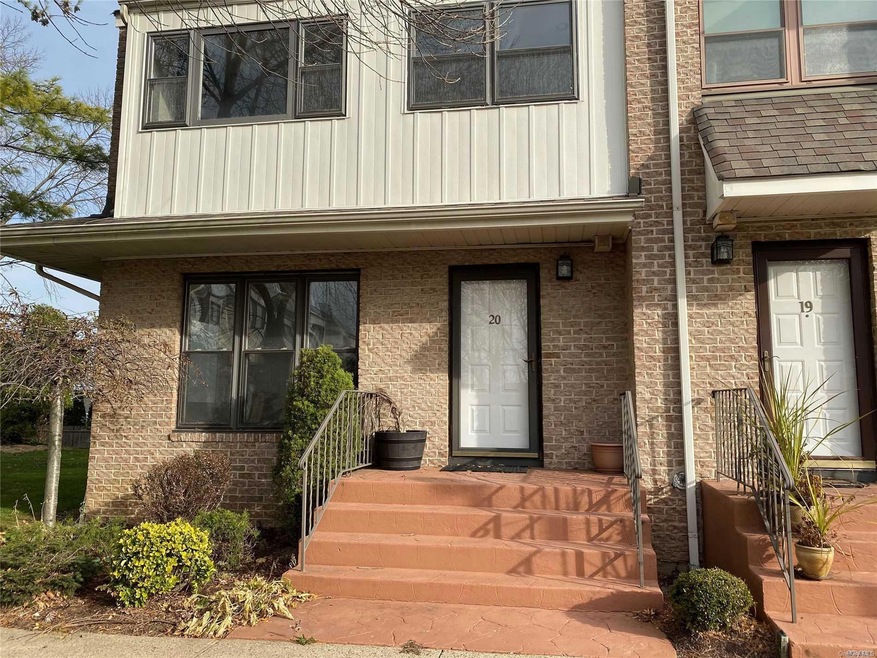 20 Vanderbilt Way, Valley Stream, NY 11581 - photo 1