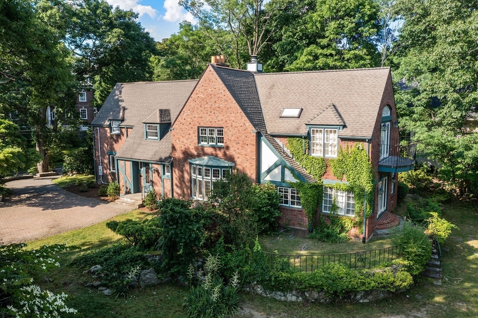 60 Wachusett Rd, Chestnut Hill, MA 02467 - photo 1