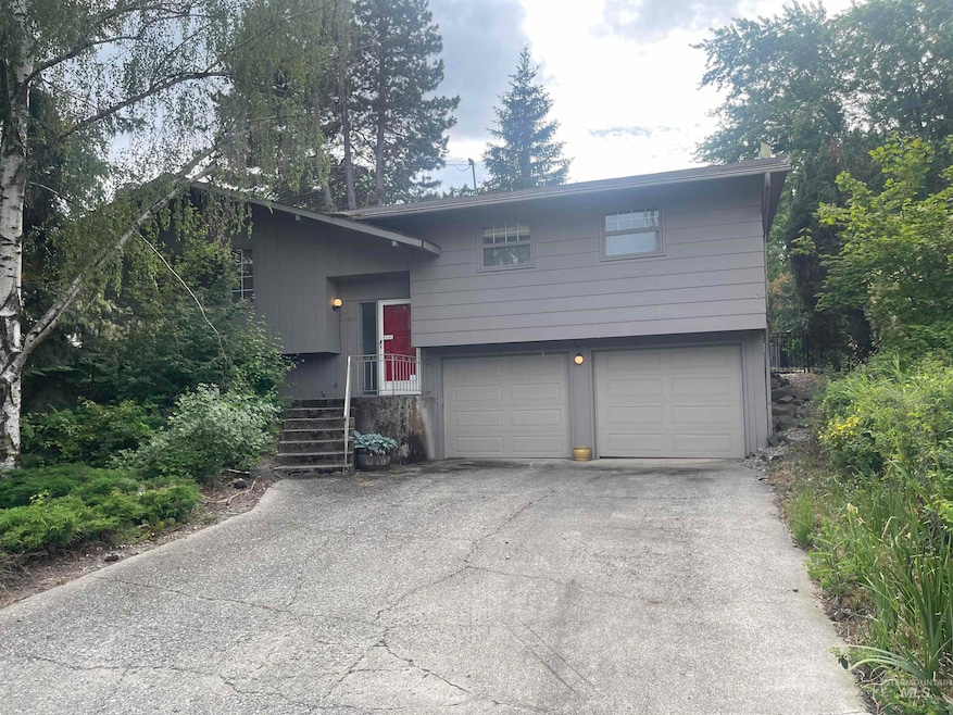 For Sale $415,000 • Co-Listing Agent