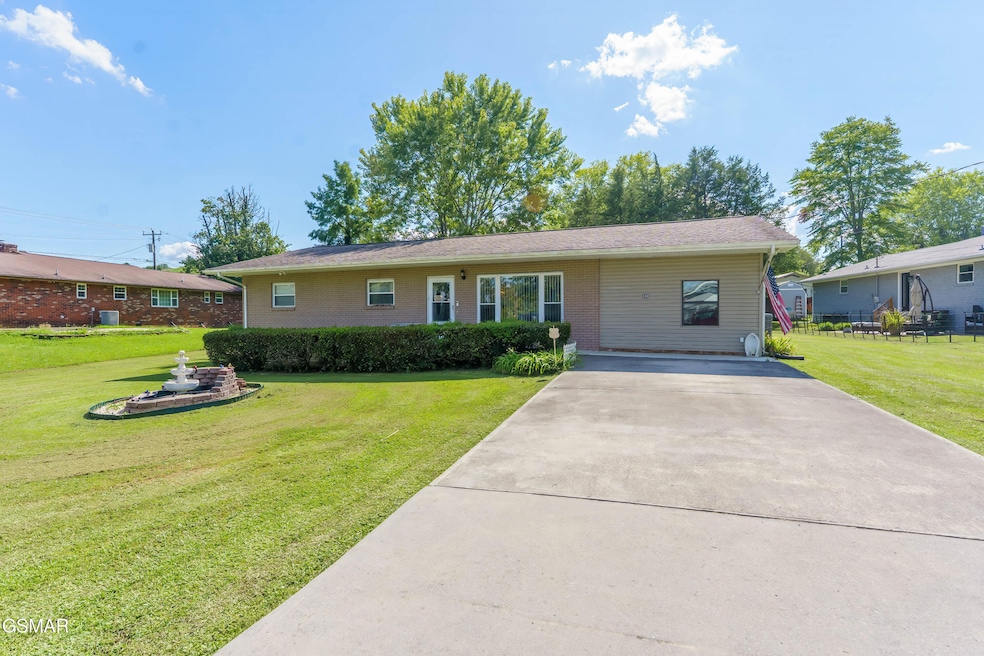 508 Broadview Dr, Sevierville, TN 37862 - photo 1