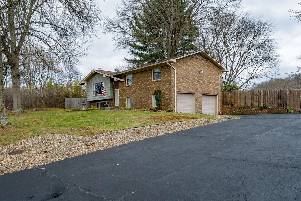 5505 Alden St (1 of 47)