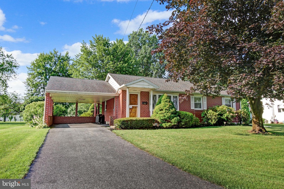 136 Hall Rd, Shoemakersville, PA 19555 - photo 1