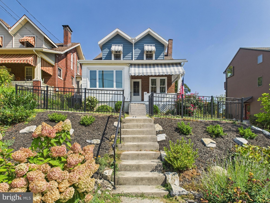 For Sale $289,900 • Co-Listing Agent