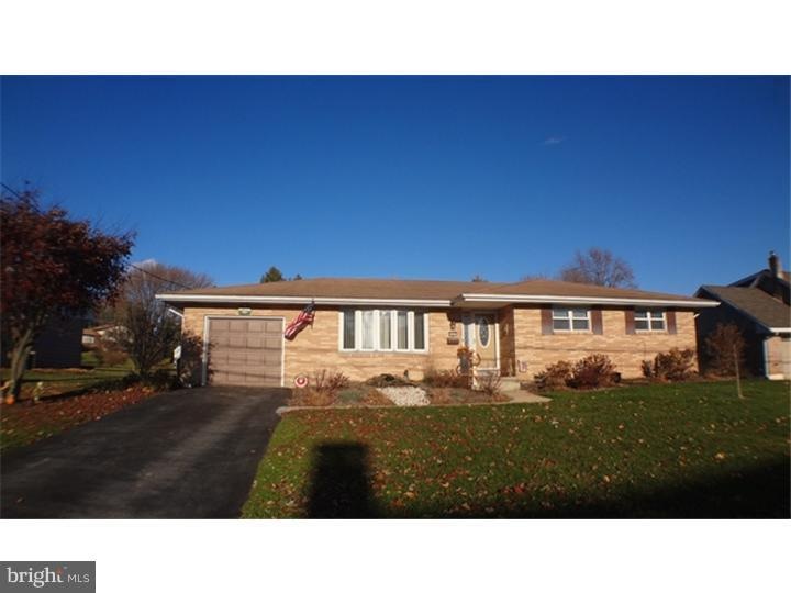 4461 N Church St, Whitehall, PA 18052 - photo 1