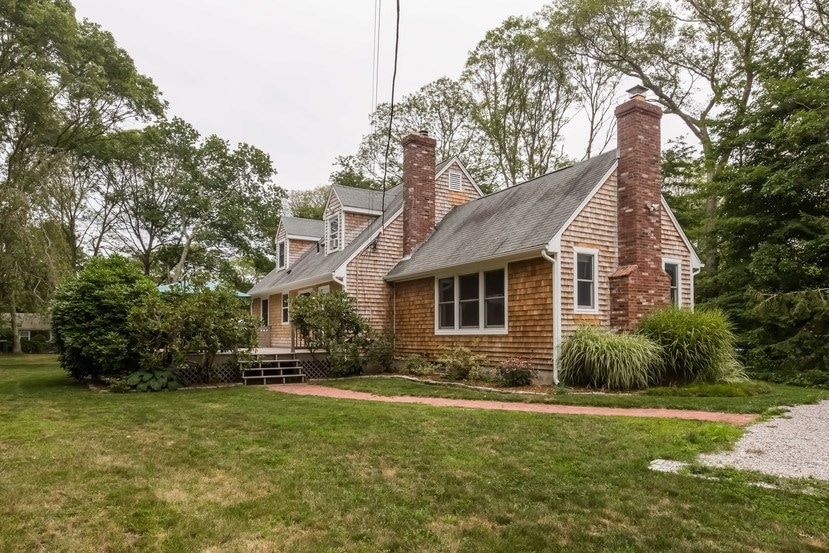 851 Wordens Pond Rd, Wakefield, RI 02879 - photo 1