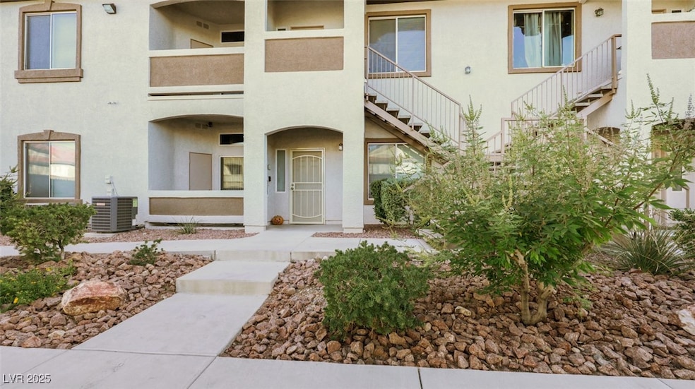 2305 W Horizon Ridge Pkwy unit 1224, Henderson, NV 89052 - photo 1