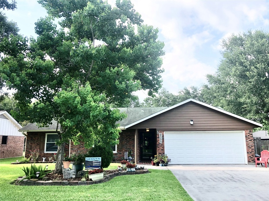 Lovely elevation on a quiet street
